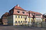 … südliches Torhaus und Orangerie nach der Restaurierung im Jahre 2012