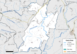 Carte en couleur présentant le réseau hydrographique de la commune