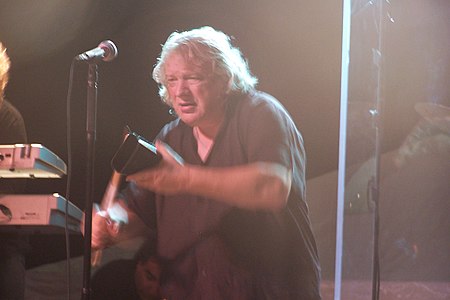 Lou_Gramm_(Foreigner).jpg