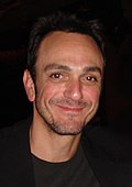 Hank Azaria, la voix américaine du professeur Frink.