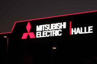 Leuchtschrift der Mitsubishi Electric Halle (Oktober 2011)