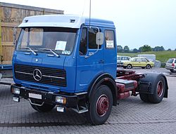 Mercedes-Benz 1632 (1973–1980), změna modelu od roku 1977 se širšími předními blatníky