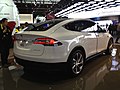 Tesla Model X při pohledu zezadu na Severoamerické mezinárodní výstavě