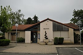 The town hall in Orliénas