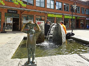 Fontänskulturen "Människan i centrum" av Sven Lundqvist.