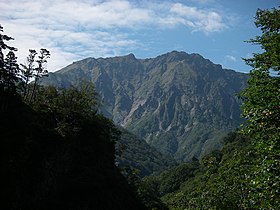 Vue du mont Tanigawa depuis l'est.