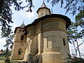 Biserica pe latura sud-estică