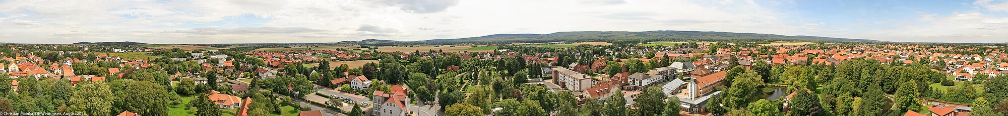 Panoramaudsigt mod syd fra Klosterkirken i august 2011