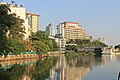 Vue sur le lac au niveau de la rue de Yên Phụ, juste avant le début de la route Thanh Nien.