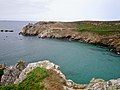 La pointe et le port du Vorlen vus de la pointe de Kerludu.