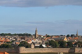 Zicht op Berwick-upon-Tweed met vestingmuur