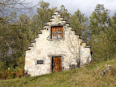 Grange vers Cominac (Ariège).