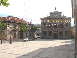 Anvista d'a Plaza Mayor de Neila