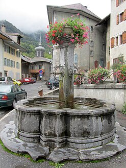 La fontaine.