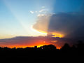 Cumulonimbus im Sonnenuntergang über der Po-Ebene