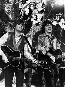 Phil (left) and Don (right) Everly performing on the 1970 Johnny Cash summer replacement show