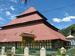 La Grande mosquée de Sungai Penuh à Sumatra.